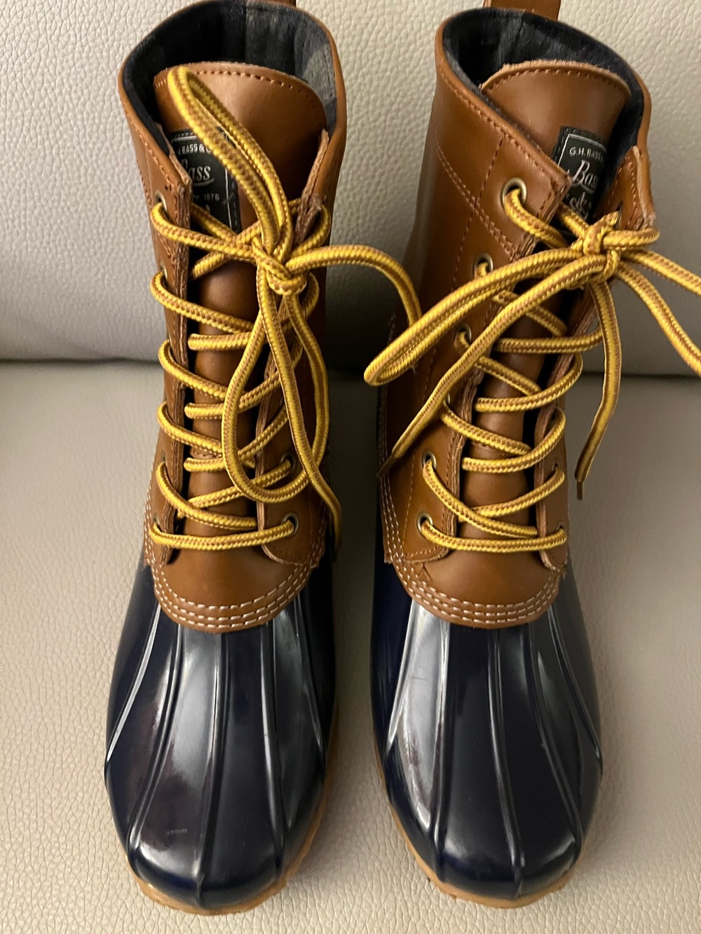 G.H. Bass & Co. Leather-Trim Navy & Brown Lace-Up Duck Boots Men’s Size 9